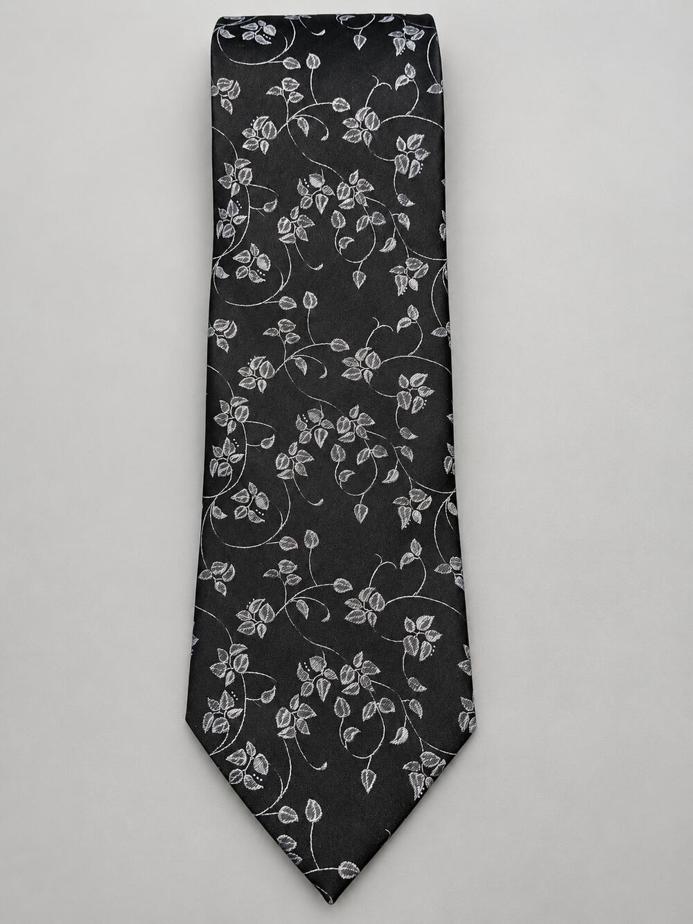 Calvin Klein Men’s 100% Silk Tie Black Silver Floral Vine Necktie Classic